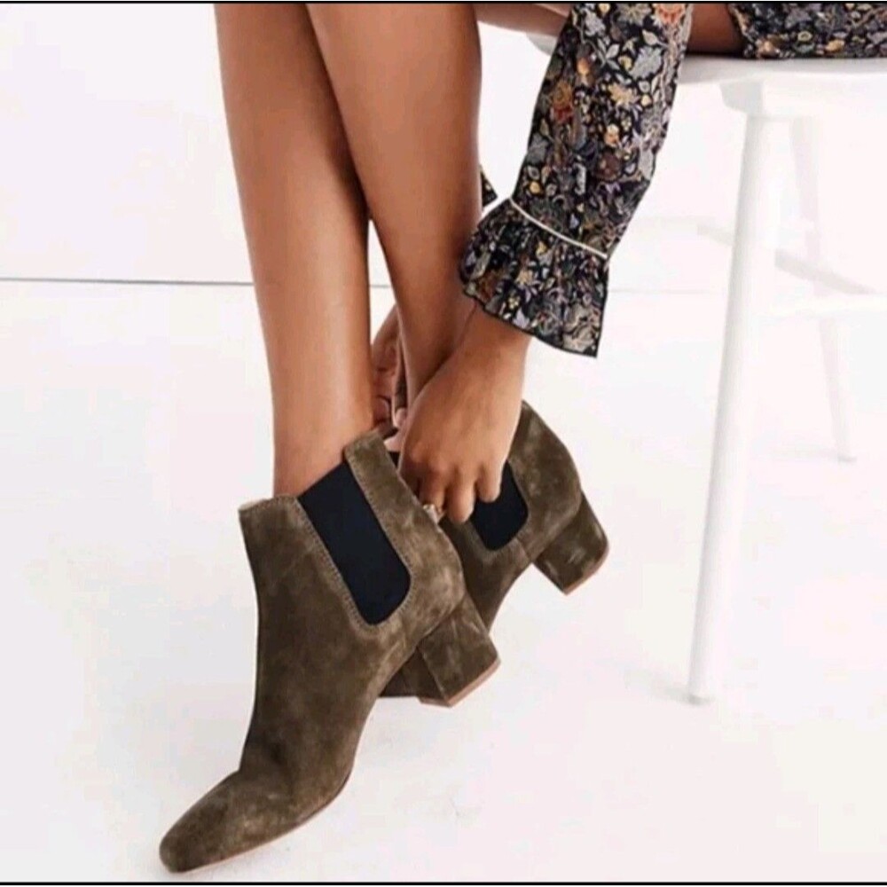 Madewell Chelsea Boots Size 8.5 Suede Olive Green Pull On Block Heel Preppy Boho